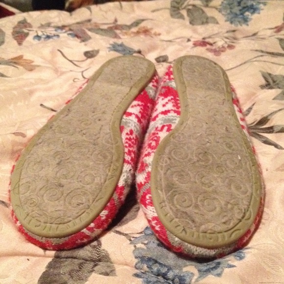 Slippers - Picture 2 of 3