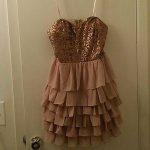 Short ruffled dress
