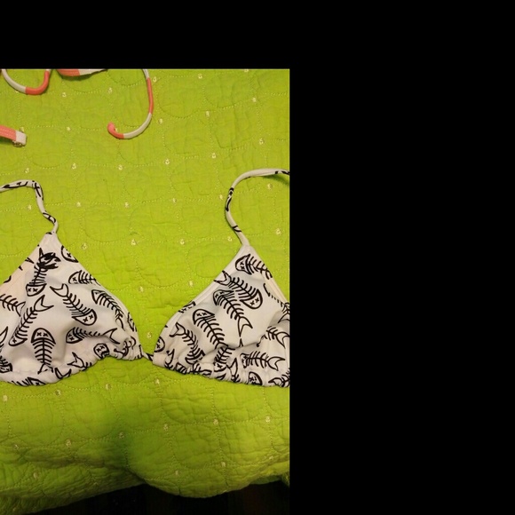 Billabong black and white dead fish bikini top