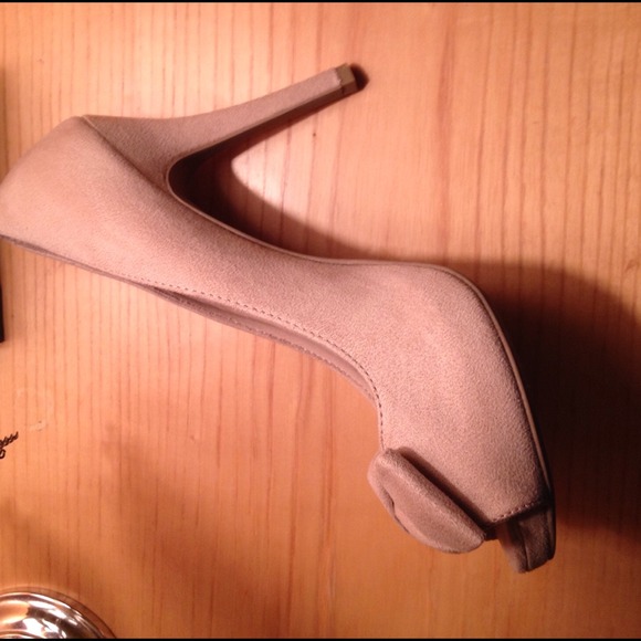 sexy heels!! - Picture 2 of 4