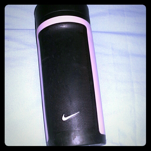 Nike tumbler w lid