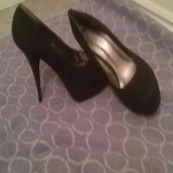 Candies brand black pumps fun shoes!!