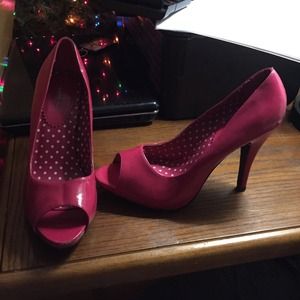 Size 10 xappeal pink high heels