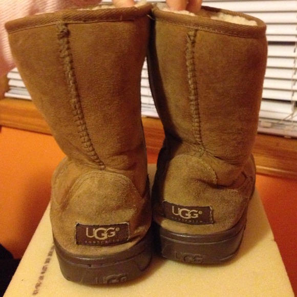 Uggs - Picture 2 of 4