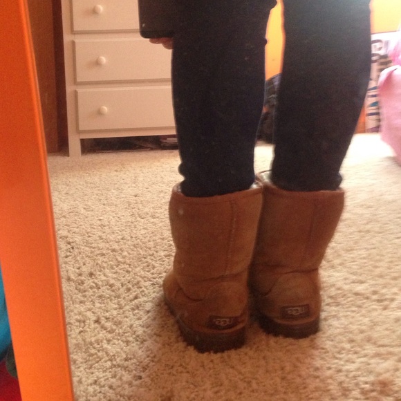 Uggs - Picture 4 of 4
