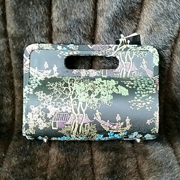 Sasha
Clutches & Wallets - Sasha Clutch