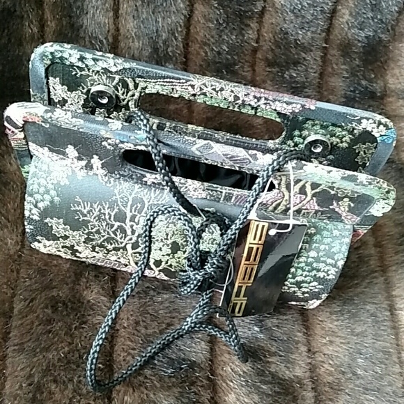 Sasha Clutch - Picture 3 of 4