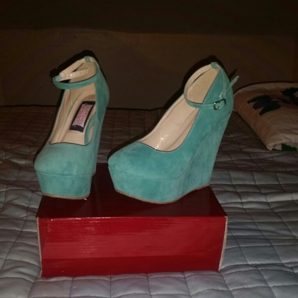 Wedges - Picture 3 of 3