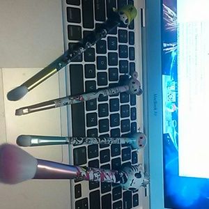 brushes and eye brow kit..