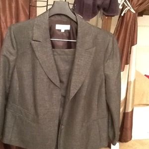 Brand new grey Ivan Picone pantsuit.