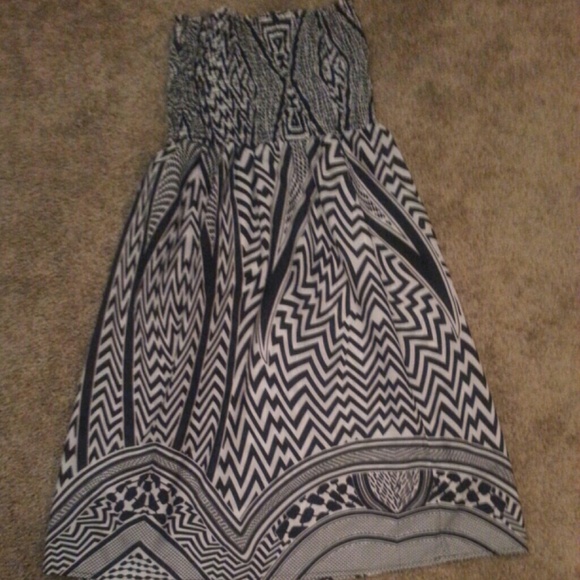 Black and white strapless dress