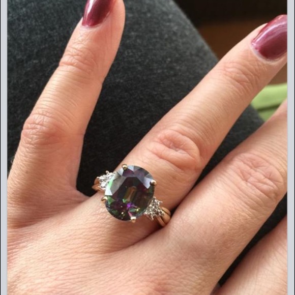 Sold! topaz in 10k yellow gold. Size 6.5