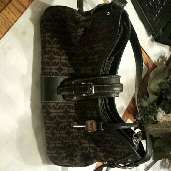 Fossil purse with key