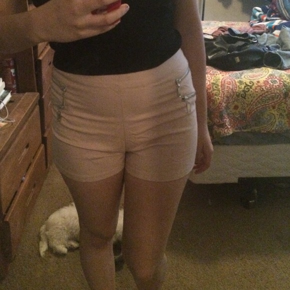 high waisted shorts - Picture 3 of 4