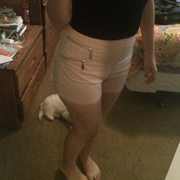 high waisted shorts - Picture 4 of 4