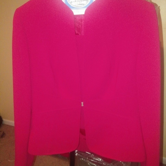 Tahari red three piece suit like  NEW