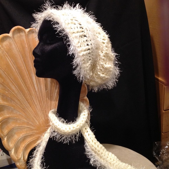 Hat n scarf set - Picture 2 of 2