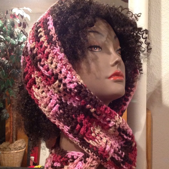 Handmade colorful infinity scarf. - Picture 2 of 3