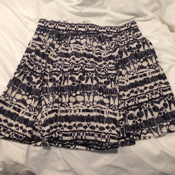 Black and beige printed skirt