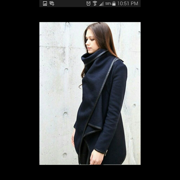 Light wool coat - Picture 2 of 4