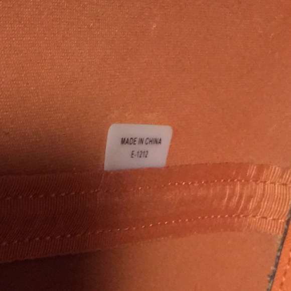 ❌❌Sold: Authentic MK Travel Tote-- Large❌❌ - Picture 3 of 4