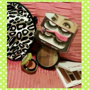 **SOLD**Bundled deal makeup bag! MAC, CLINIC,