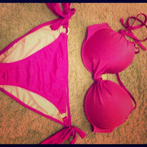 Hot pink Victoria's Secret bikini - Picture 1 of 4