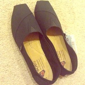 Brand new black BOBS!! Size 10