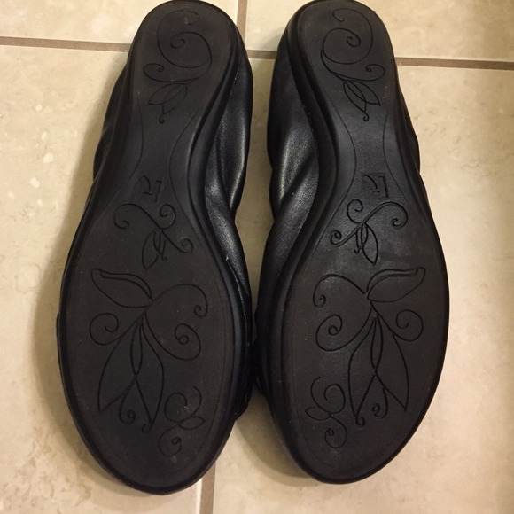 Flats - Picture 2 of 3