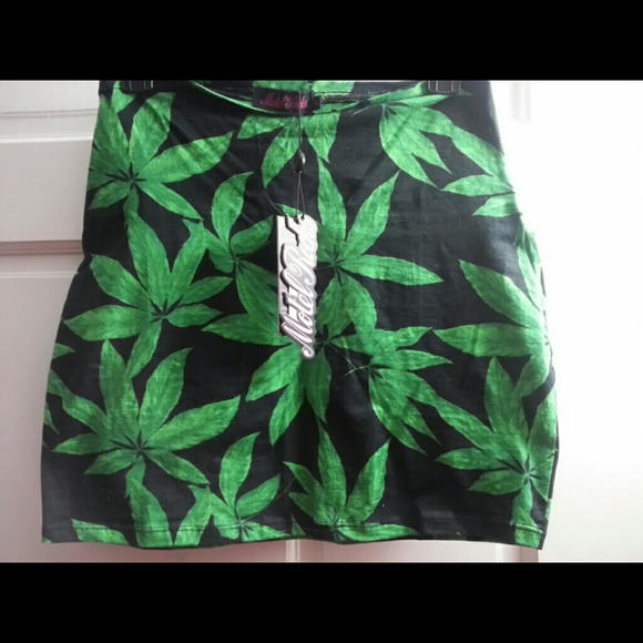 NWT Stretch Weed🌿Mini Skirt Fits above knees - Picture 2 of 4