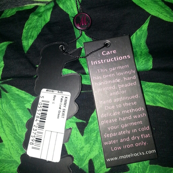 NWT Stretch Weed🌿Mini Skirt Fits above knees - Picture 4 of 4