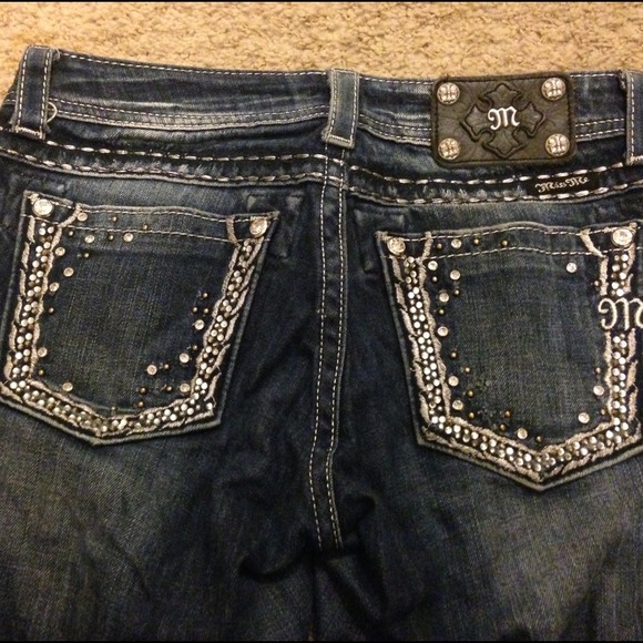 Size 28 Miss Me Buckle jeans! Beautiful bling - Picture 4 of 4