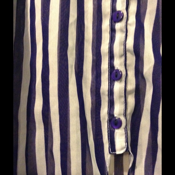 Striped tee๐๐๐๐๐๐ - Picture 2 of 2