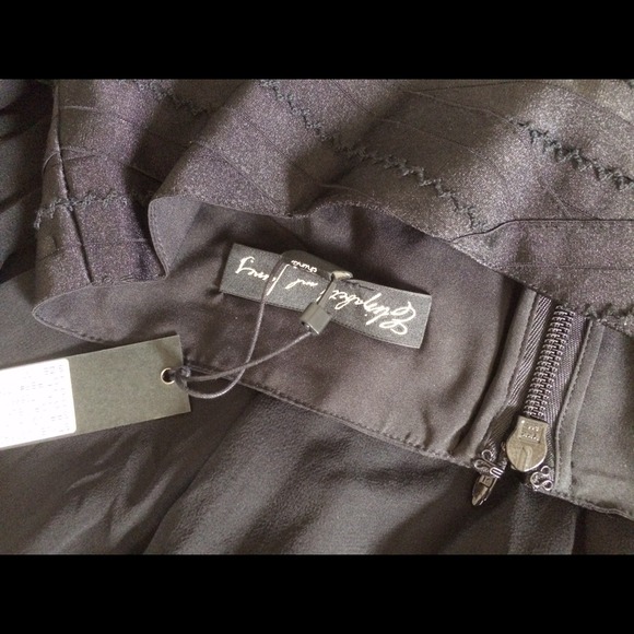 Elizabeth and James Black miniskirt - Picture 4 of 4
