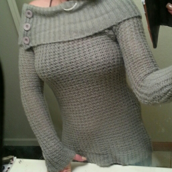 KnItted long sleeve top. . - Picture 1 of 3