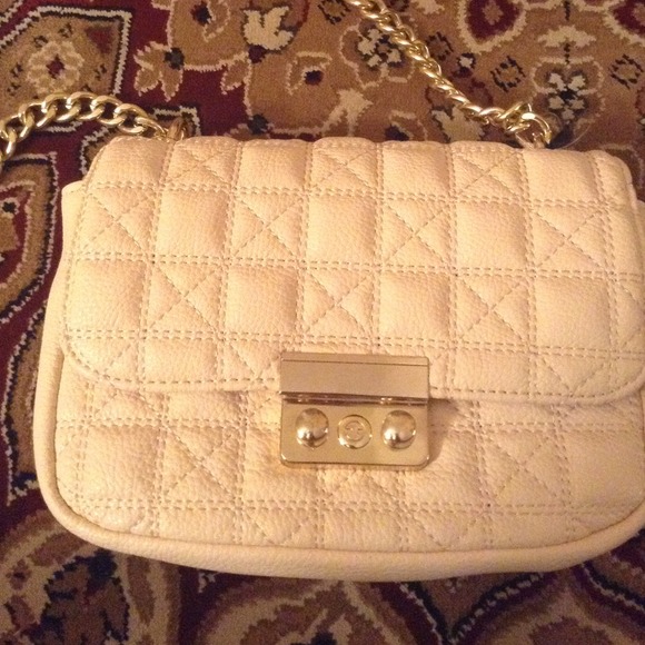 Lightish leather pink purse!! - Picture 1 of 4