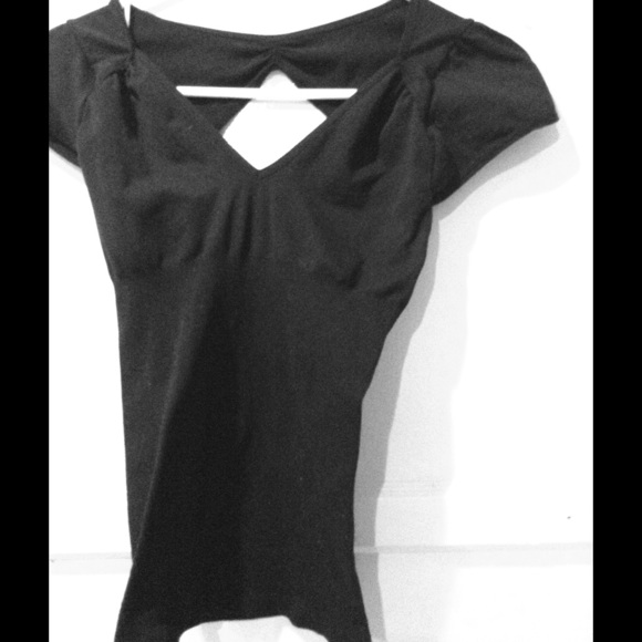Bebe tee stretches