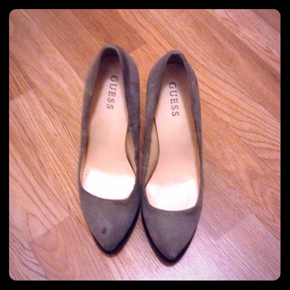 Guess gray shade pumps