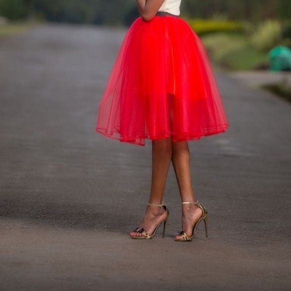 Dresses & Skirts - NEW Gorgeous Holiday Red Tulle Skirt❤️