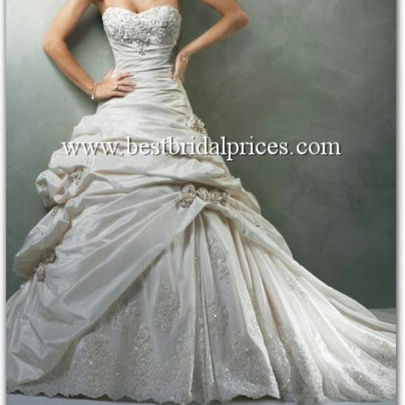 Maggie soterro wedding dress