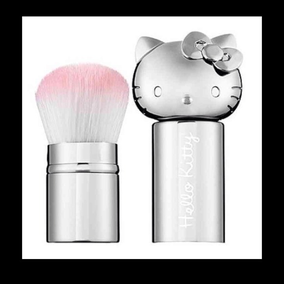 New! Kabuki Brush