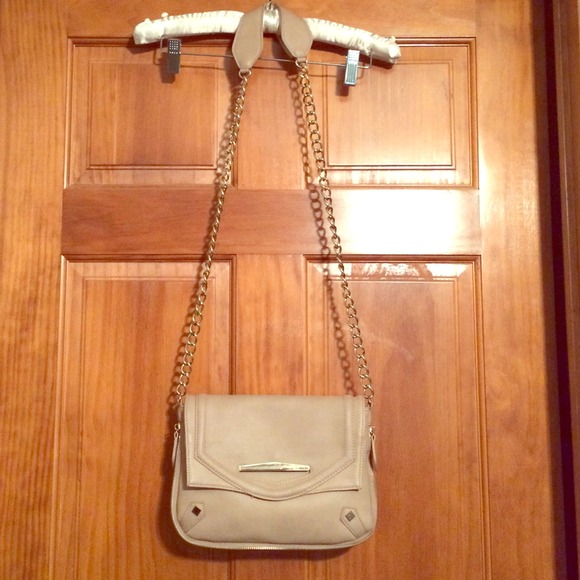 Handbags - A tan Danielle Nicole cross body purse Handbags - A tan Danielle Nicole cross body purse