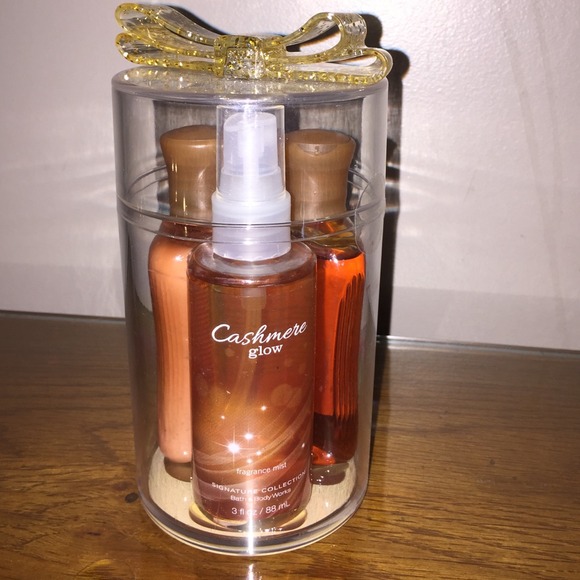 ❌SOLD❌New Bath & Body Cashmere Glow Trio Set - Picture 2 of 2