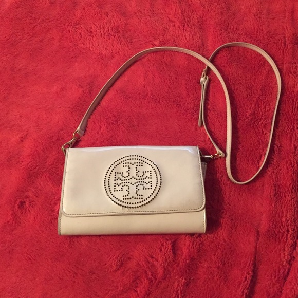 ***RESERVED**Authentic Tory Burch clutch/crossbody