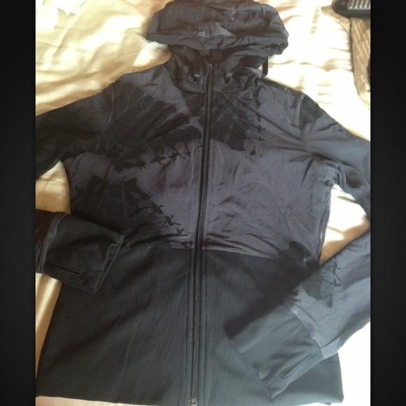 Lululemon reversible dance studio jacket size 8