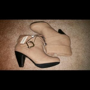 BRAND NEW Forever 21 Booties.