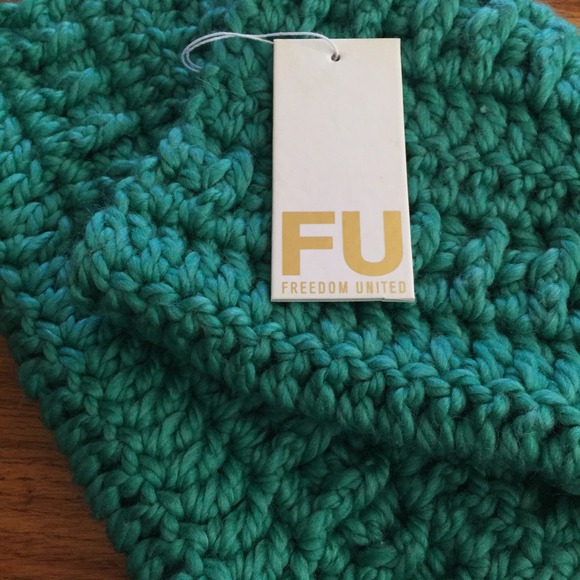 Freedom United handmade byKingSarah infinity scarf