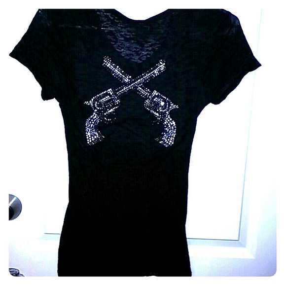 Vneck 2 guns burnout tee