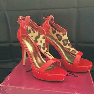 ***Special*** Heels NWOT