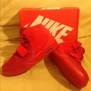 Nike Air Yeezy 2 Red October size 9.5